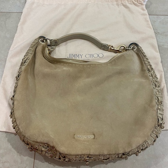 JIMMY CHOO large suede shoulder bag. Tan / beige colour, gold embellishments. - Picture 4 of 11